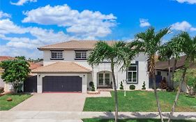 Kendall Vacation Luxury Home